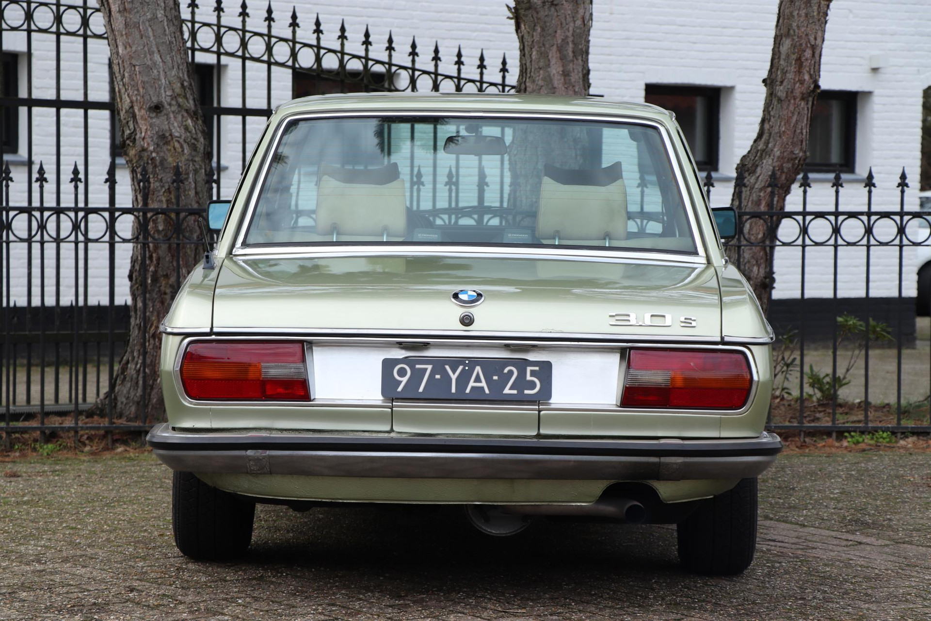 35137156-3.jpg