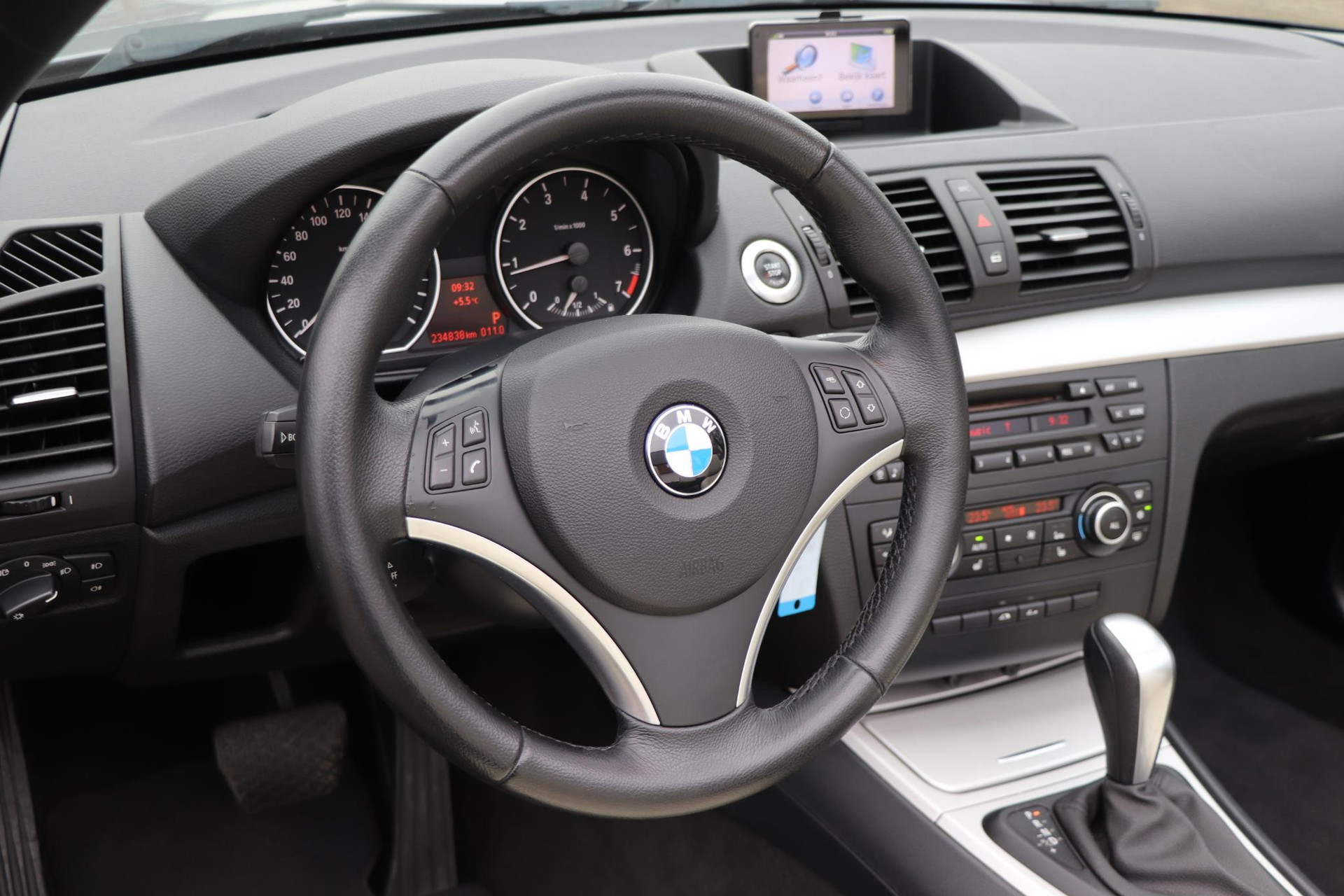 38898231-10.jpg