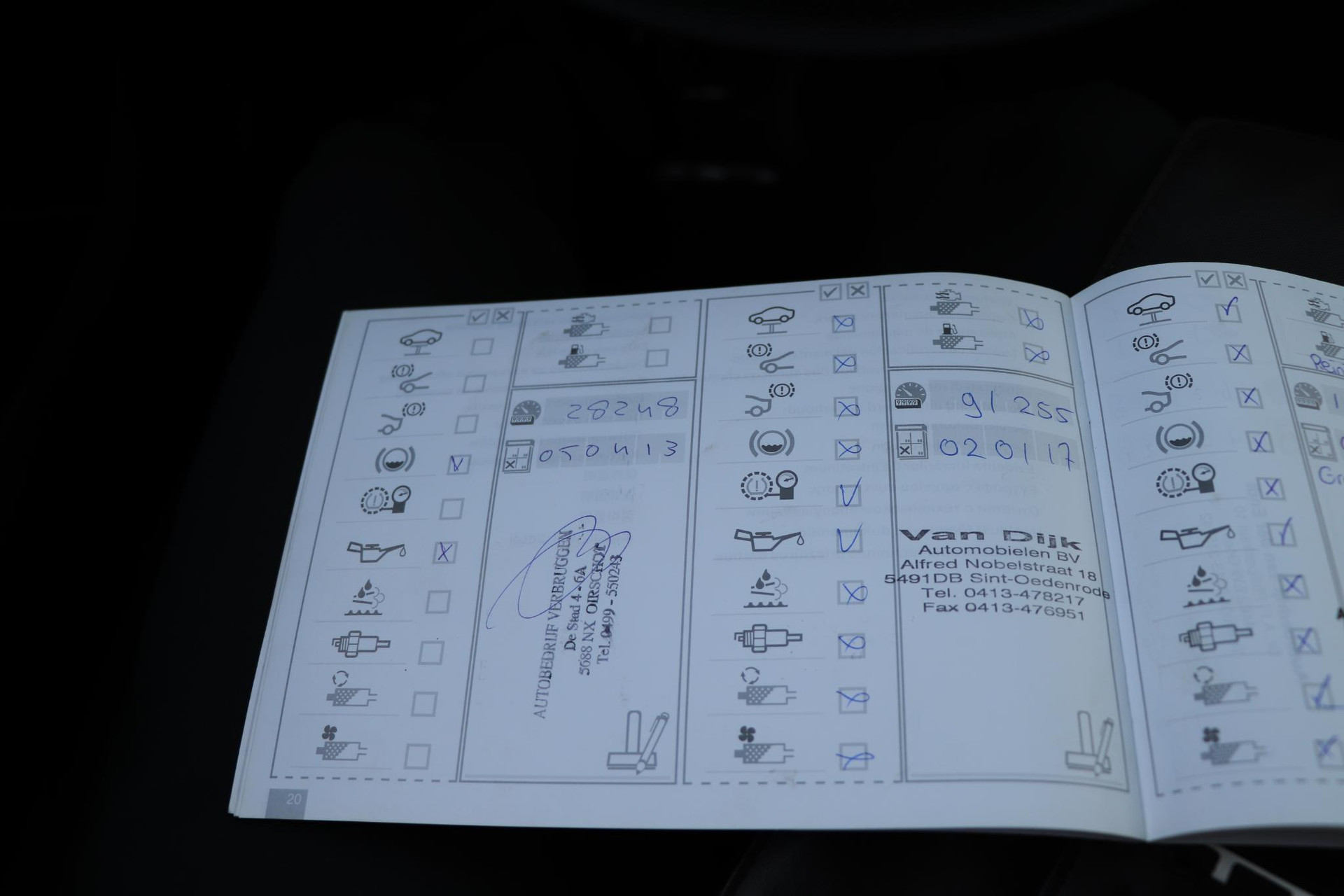 45822573-42.jpg