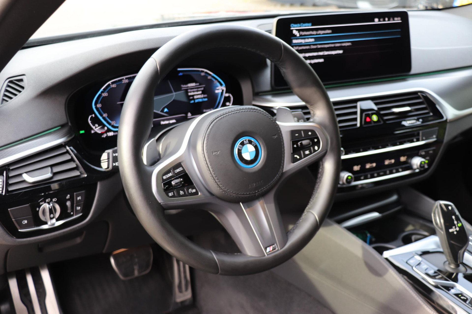 47040275-10.jpg