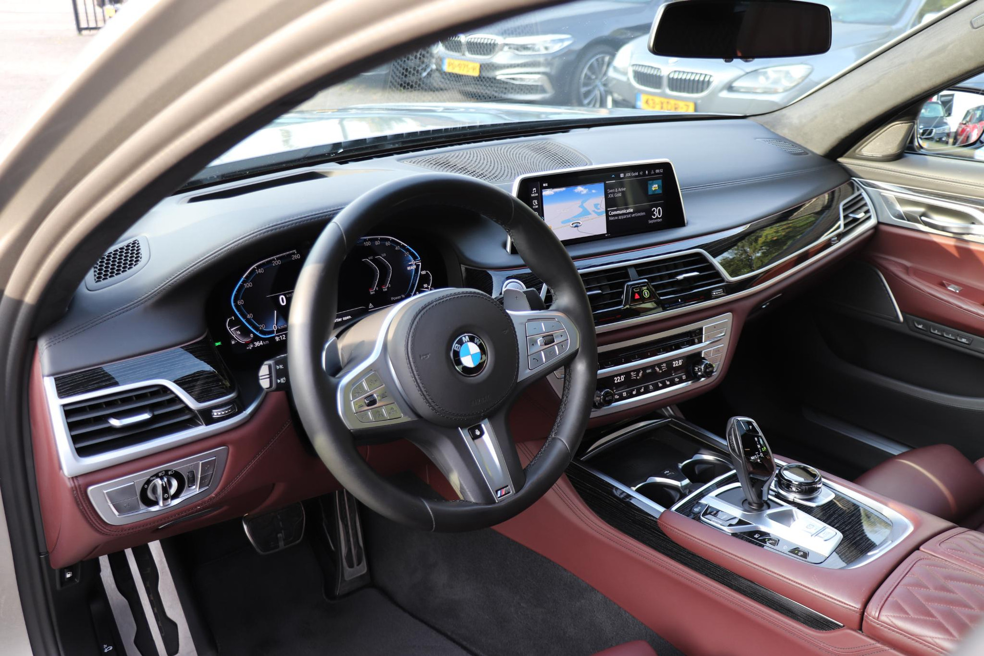 47999369-9.jpg